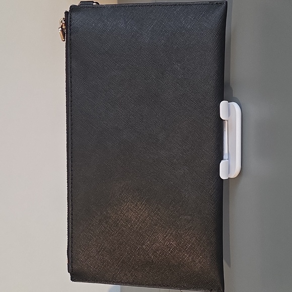 MICHAEL KORS NWOT Black Studded Saffiano Leather Wristlet - Picture 6 of 10